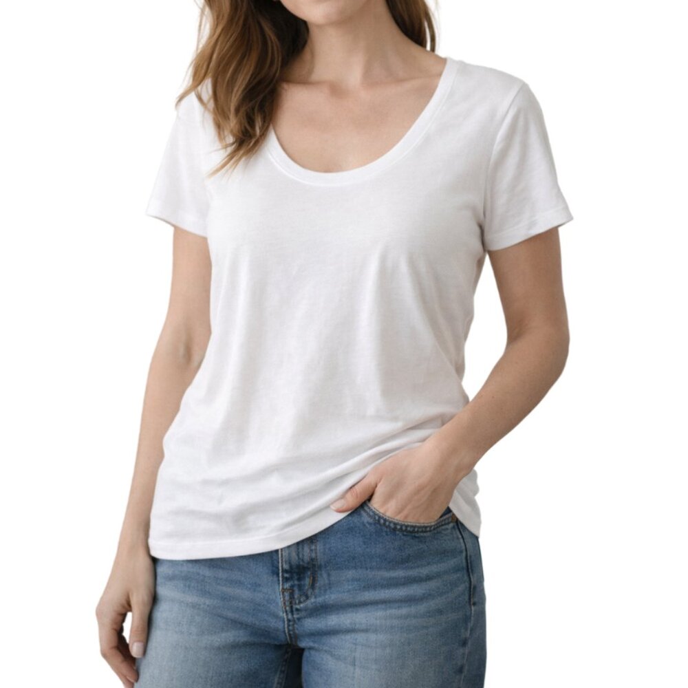 A‎ New Day Women’s Scoop Neck T-Shirt White Soft Stretch Basic – Size M